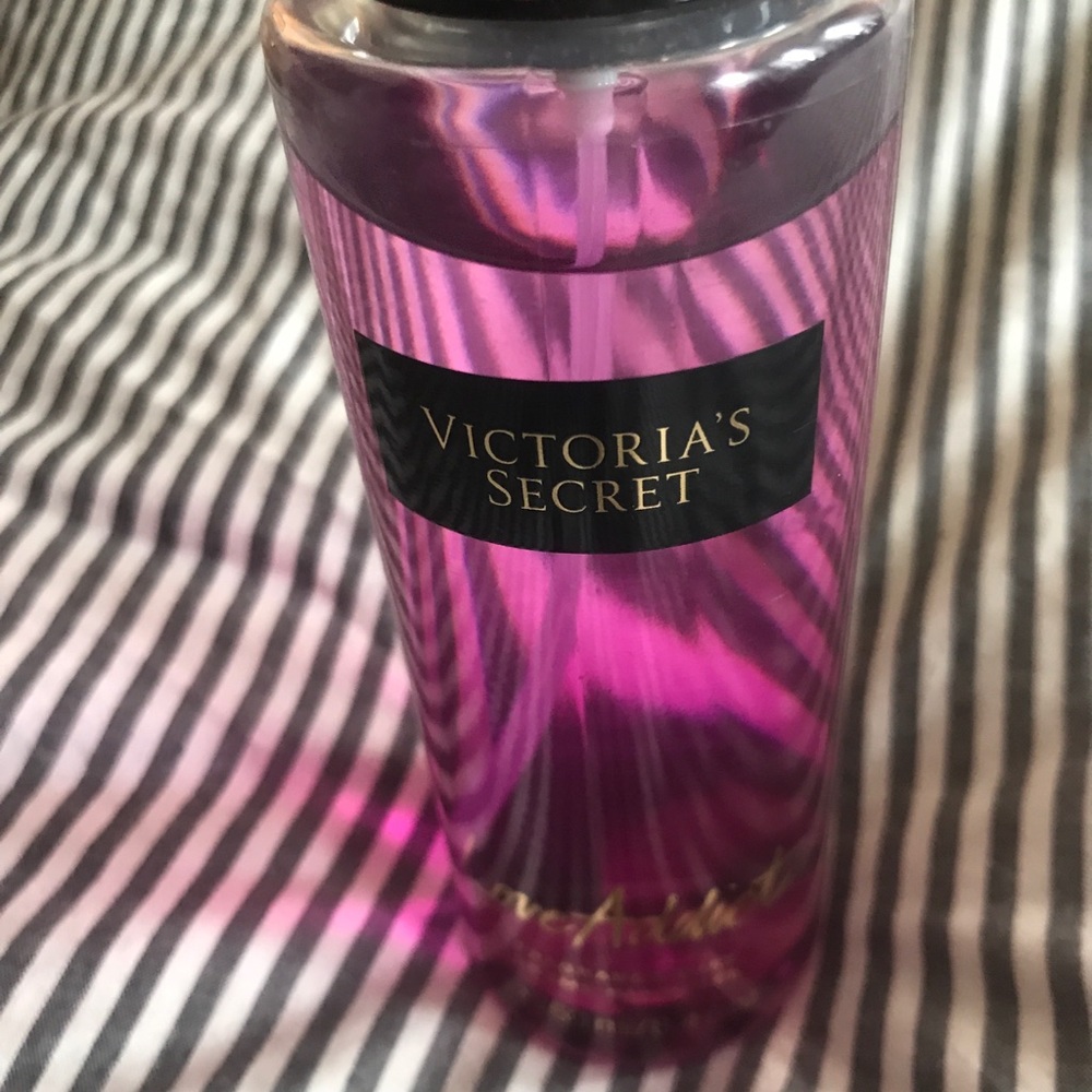 Victoria’s Secret Love Addiction Body Spray